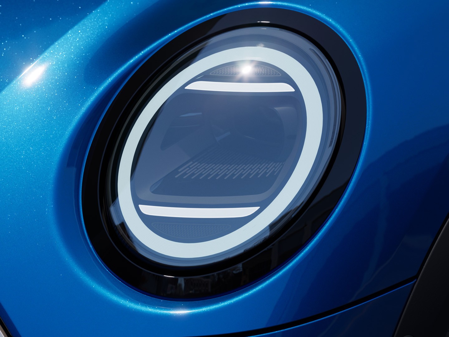 MINI Cooper 5 kapı - dış tasarım - ışık imzası